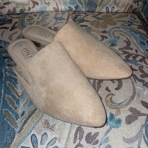 Brand New Musshoe Cream Suede Business/Dress Shoe